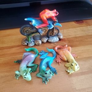 Four Lizards and Frog Decorations